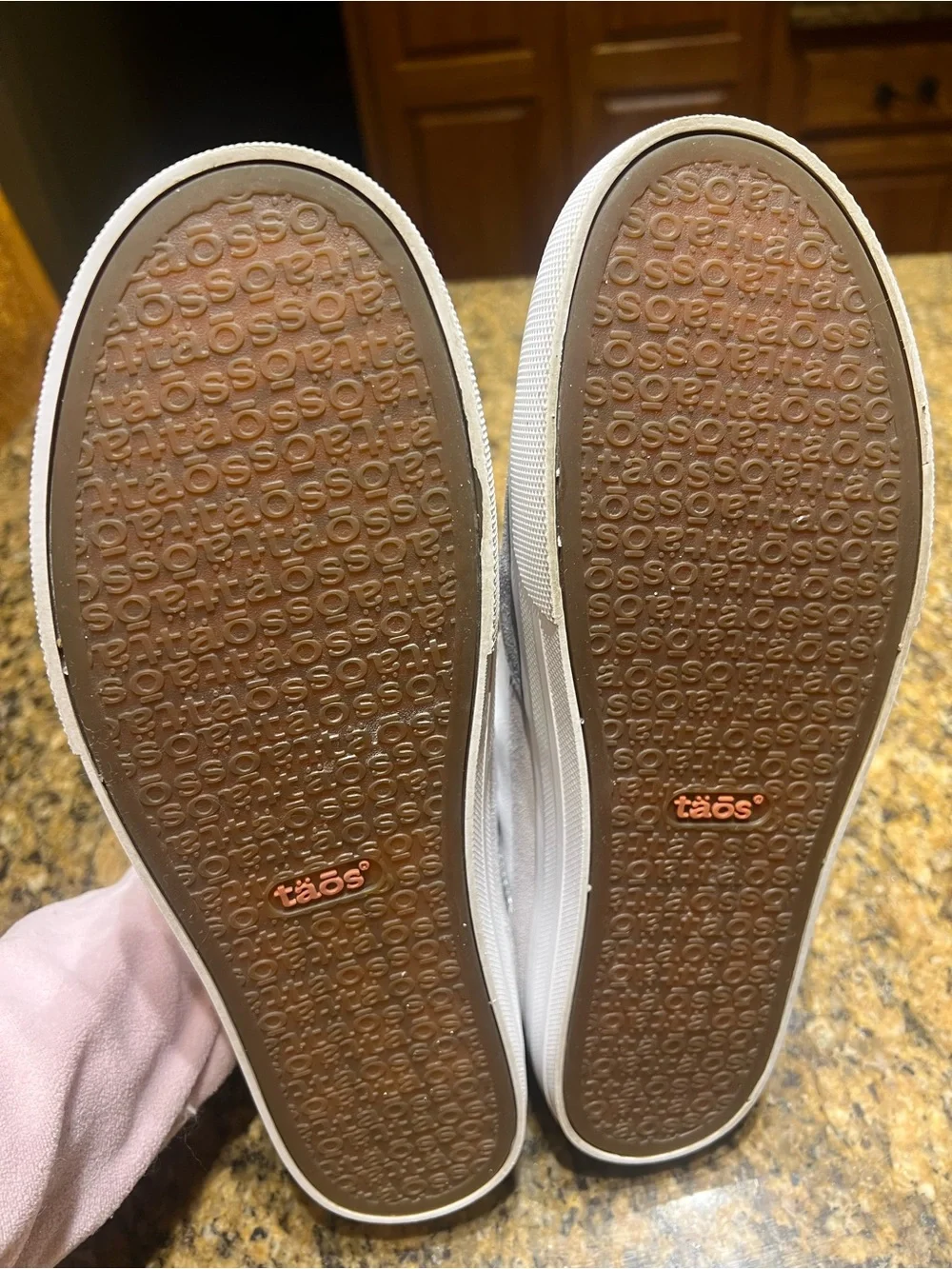 Taos Footwear Women's White and Blue Leather & Suede Sneakers